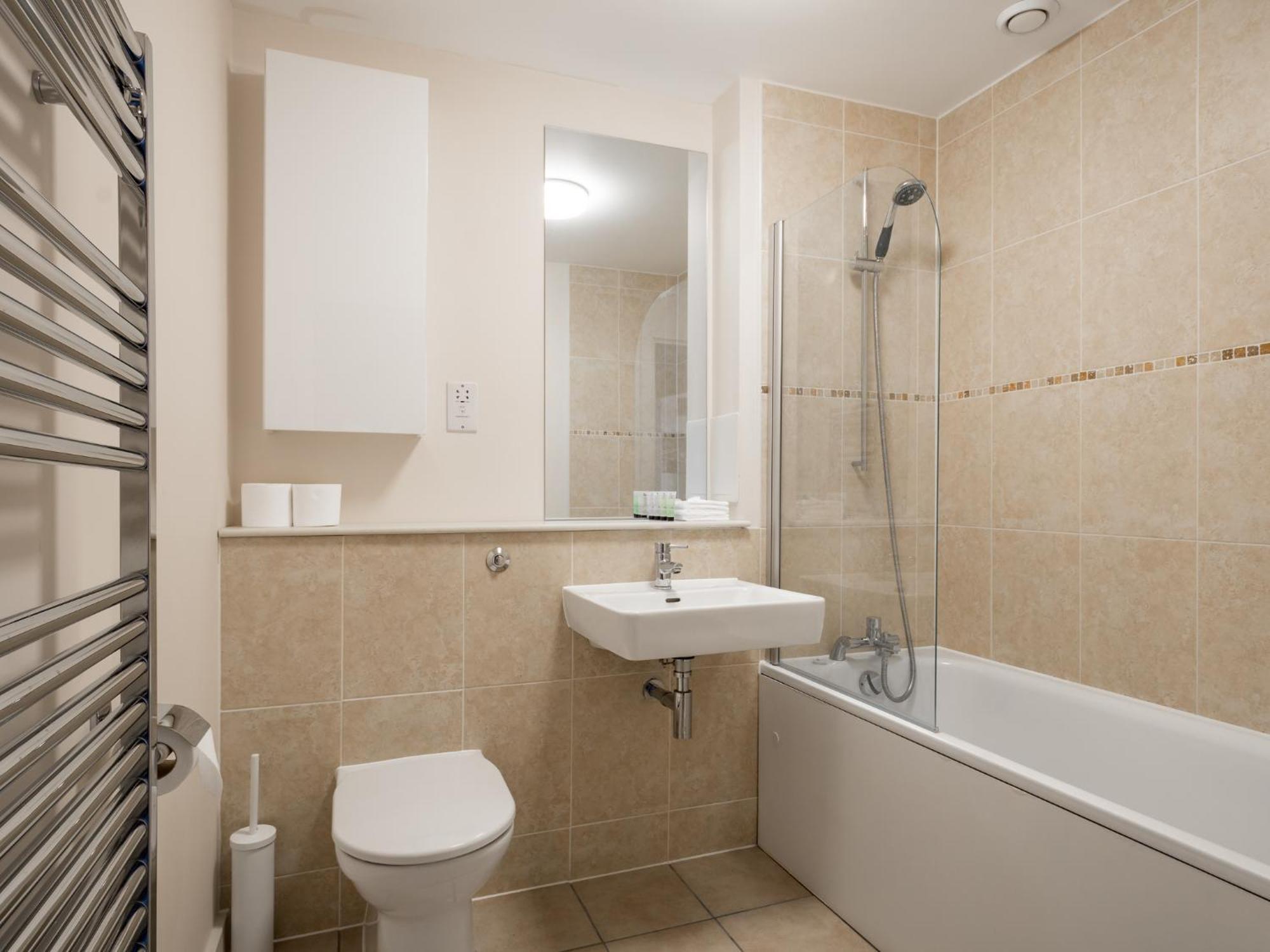 City View Apartment Bedford Luaran gambar