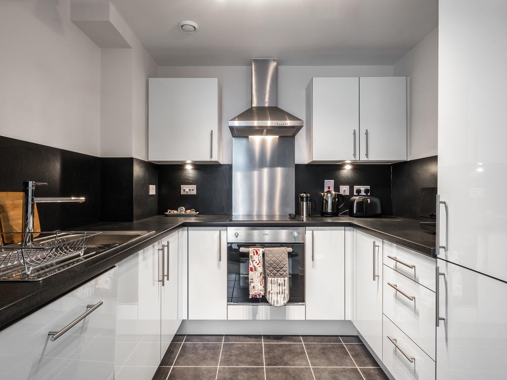 City View Apartment Bedford Luaran gambar