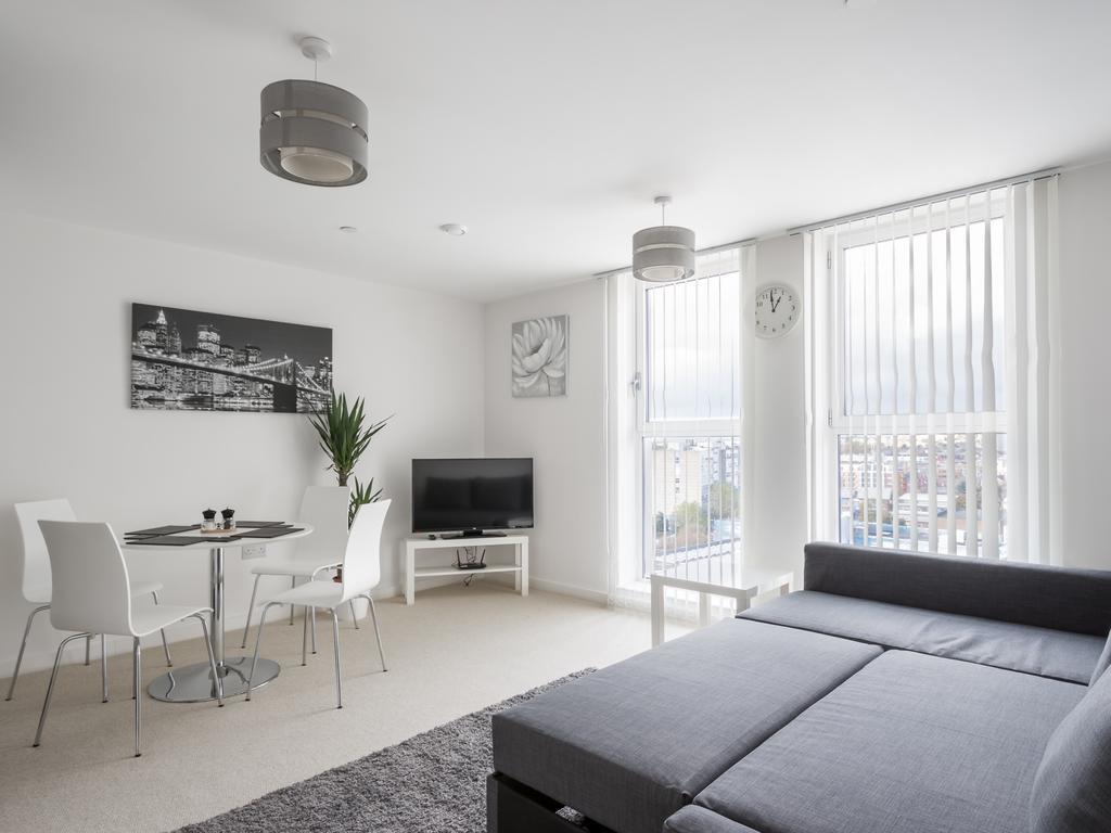 City View Apartment Bedford Luaran gambar
