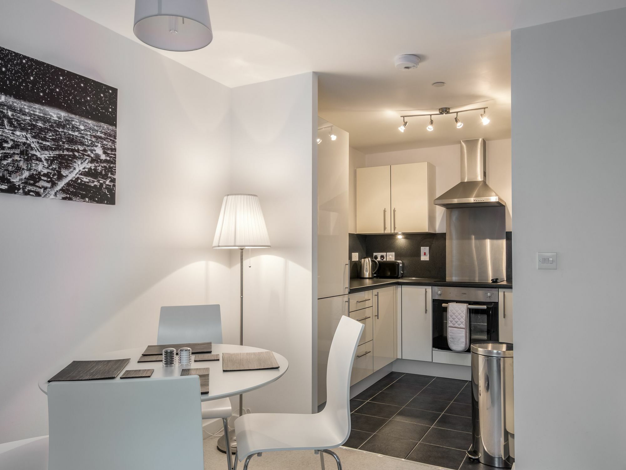 City View Apartment Bedford Luaran gambar